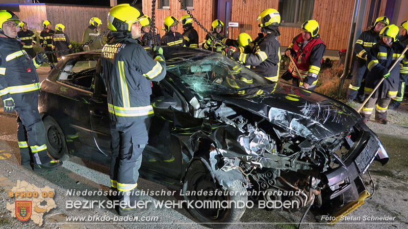 20240821_Verkehrsunfall Fahrzeugberschlag im Ortsgebiet St.Veit a.d.Triesting   Foto: Stefan Schneider BFKDO BADEN