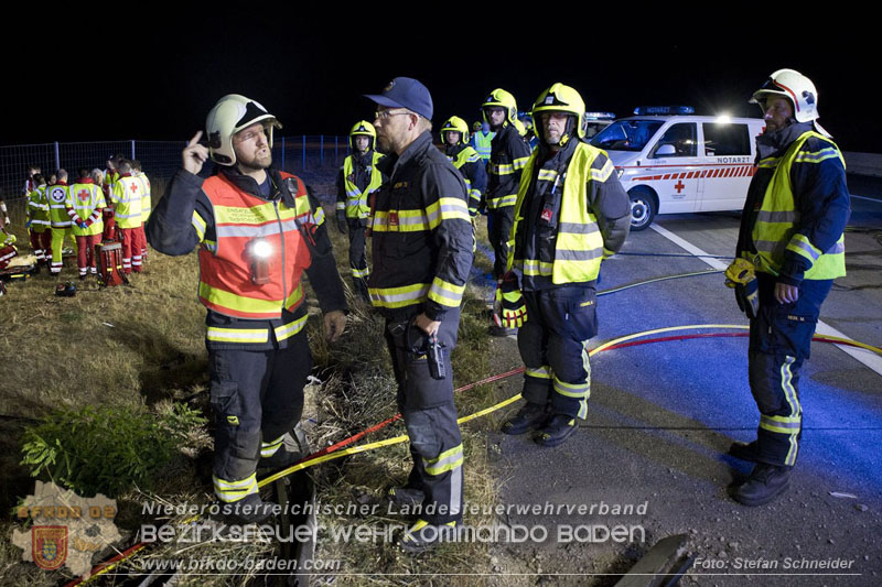 20240908_Kleinbus verunfallt auf der A2 bei Traiskirchen - acht Verletzte und ein Todesopfer Foto: Stefan Schneider BFKDO BADEN