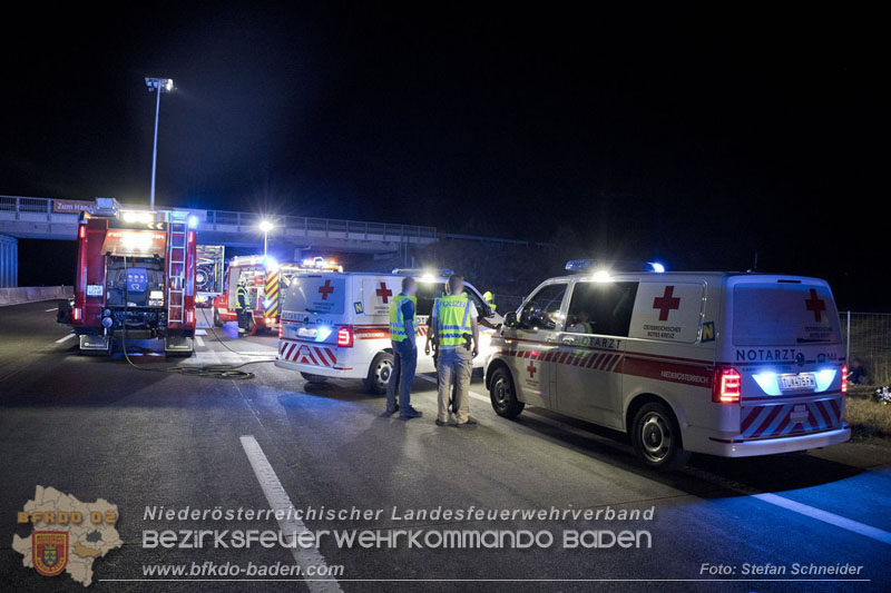 20240908_Kleinbus verunfallt auf der A2 bei Traiskirchen - acht Verletzte und ein Todesopfer Foto: Stefan Schneider BFKDO BADEN