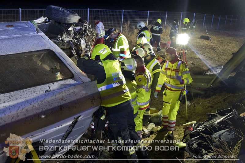 20240908_Kleinbus verunfallt auf der A2 bei Traiskirchen - acht Verletzte und ein Todesopfer Foto: Stefan Schneider BFKDO BADEN