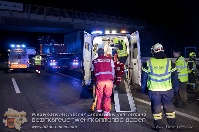 20240908_Kleinbus verunfallt auf der A2 bei Traiskirchen - acht Verletzte und ein Todesopfer Foto: Stefan Schneider BFKDO BADEN