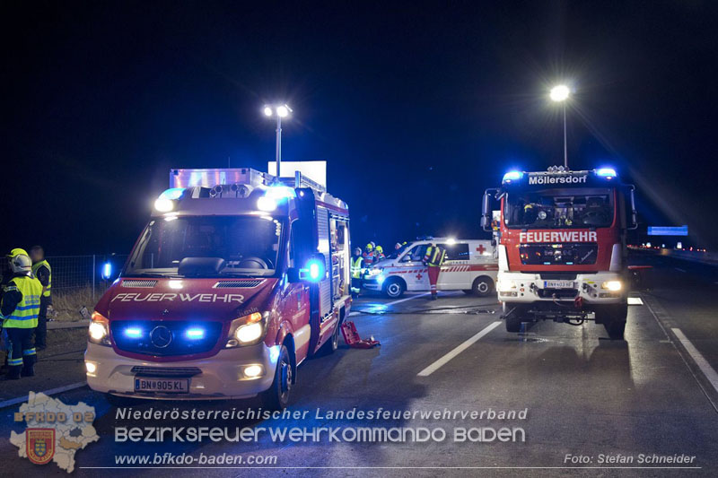 20240908_Kleinbus verunfallt auf der A2 bei Traiskirchen - acht Verletzte und ein Todesopfer Foto: Stefan Schneider BFKDO BADEN