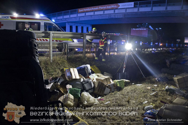 20240908_Kleinbus verunfallt auf der A2 bei Traiskirchen - acht Verletzte und ein Todesopfer Foto: Stefan Schneider BFKDO BADEN