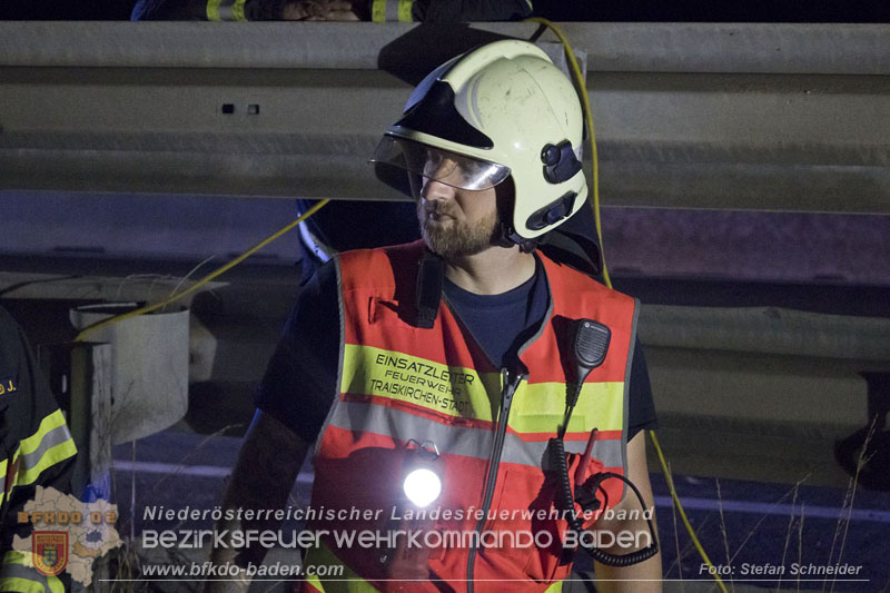 20240908_Kleinbus verunfallt auf der A2 bei Traiskirchen - acht Verletzte und ein Todesopfer Foto: Stefan Schneider BFKDO BADEN