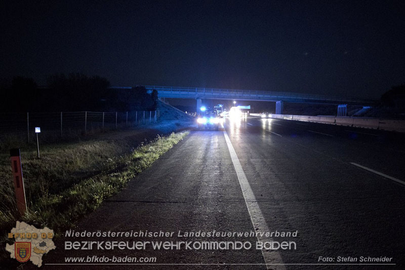 20240908_Kleinbus verunfallt auf der A2 bei Traiskirchen - acht Verletzte und ein Todesopfer Foto: Stefan Schneider BFKDO BADEN