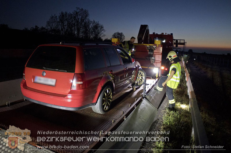 20240908_Kleinbus verunfallt auf der A2 bei Traiskirchen - acht Verletzte und ein Todesopfer Foto: Stefan Schneider BFKDO BADEN