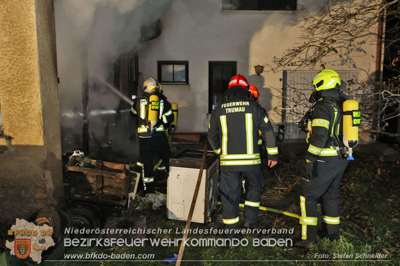 20241124_Wohnhausbrand in Oberwaltersdorf - Schwieriger Zugang Foto: Stefan Schneider BFKDO BADEN