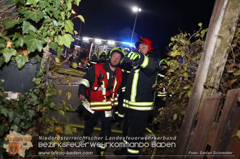 20241124_Wohnhausbrand in Oberwaltersdorf - Schwieriger Zugang Foto: Stefan Schneider BFKDO BADEN