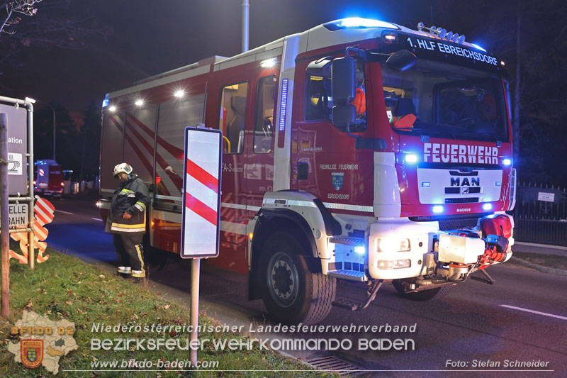 20241124_Wohnhausbrand in Oberwaltersdorf - Schwieriger Zugang   Foto: Stefan Schneider BFKDO BADEN