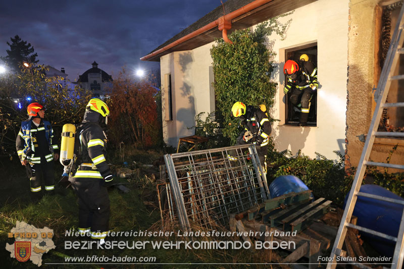 20241124_Wohnhausbrand in Oberwaltersdorf - Schwieriger Zugang   Foto: Stefan Schneider BFKDO BADENeriger Zugang Foto: Gunther Totz FF Oberwaltersdorf