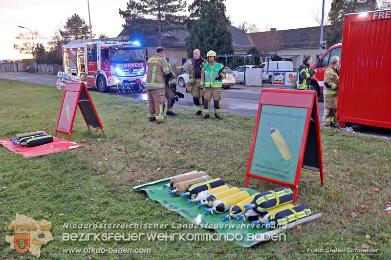 20241124_Wohnhausbrand in Oberwaltersdorf - Schwieriger Zugang   Foto: Stefan Schneider BFKDO BADEN