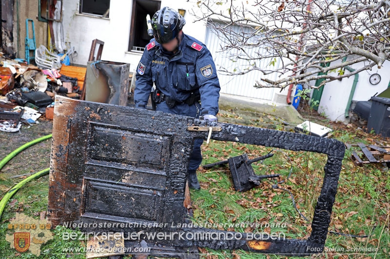 20241124_Wohnhausbrand in Oberwaltersdorf - Schwieriger Zugang   Foto: Stefan Schneider BFKDO BADEN