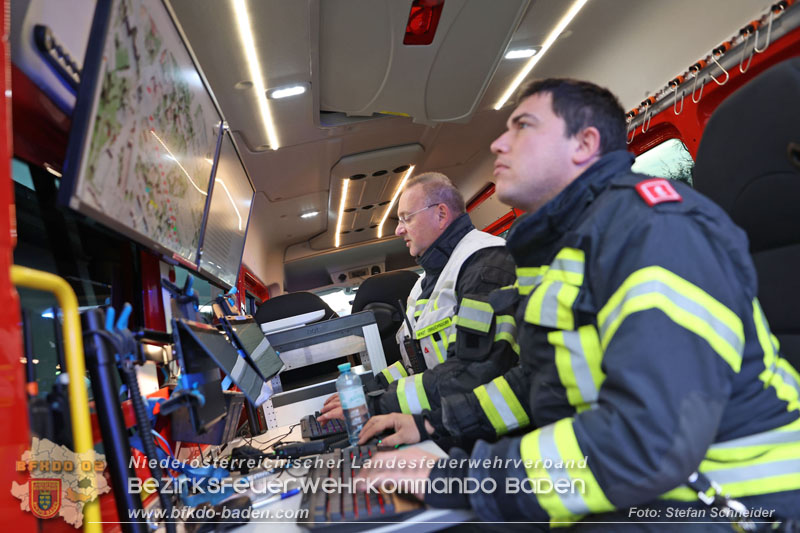 20241124_Wohnhausbrand in Oberwaltersdorf - Schwieriger Zugang   Foto: Stefan Schneider BFKDO BADEN