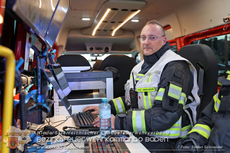 20241124_Wohnhausbrand in Oberwaltersdorf - Schwieriger Zugang   Foto: Stefan Schneider BFKDO BADEN