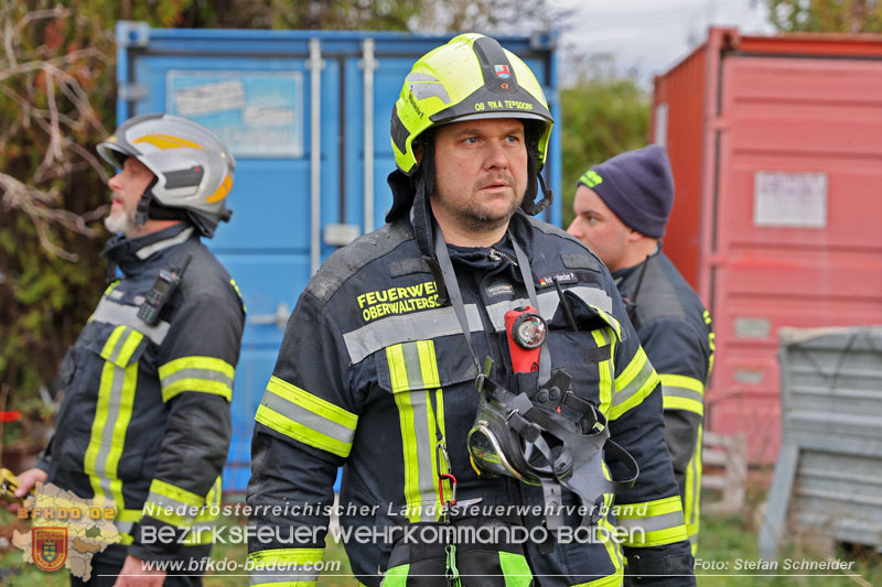 20241124_Wohnhausbrand in Oberwaltersdorf - Schwieriger Zugang   Foto: Stefan Schneider BFKDO BADEN