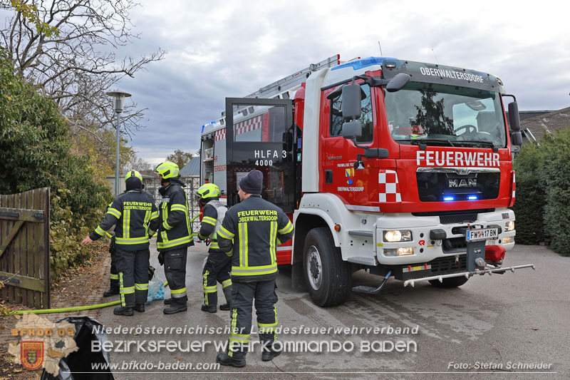 20241124_Wohnhausbrand in Oberwaltersdorf - Schwieriger Zugang   Foto: Stefan Schneider BFKDO BADEN