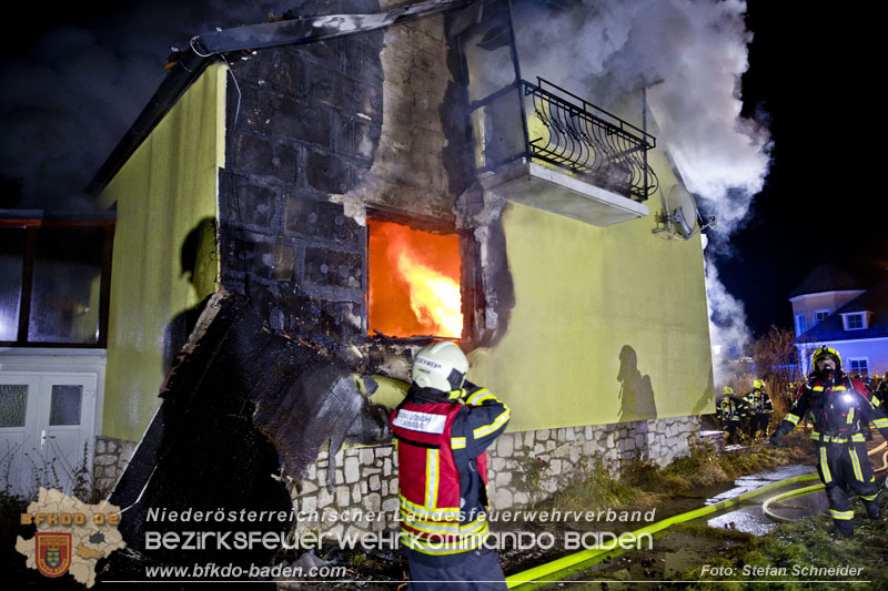 20241201_Mann stirbt bei verehrenden Wohnhausbrand in Landegg Gemeinde Pottendorf N  Foto: Stefan Schneider BFKDO BADEN