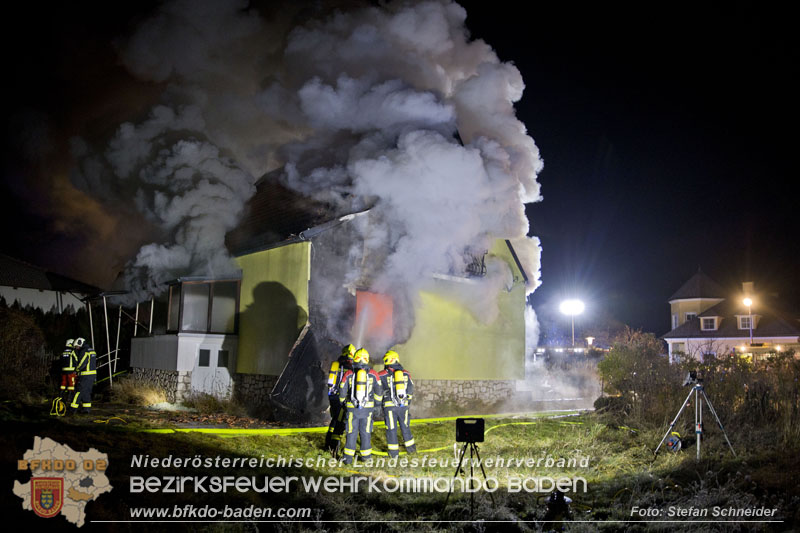 20241201_Mann stirbt bei verehrenden Wohnhausbrand in Landegg Gemeinde Pottendorf N  Foto: Stefan Schneider BFKDO BADEN