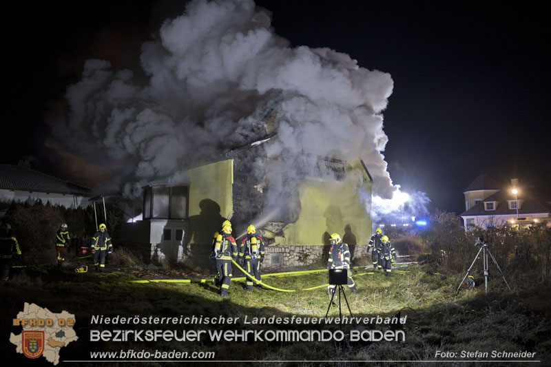 20241201_Mann stirbt bei verehrenden Wohnhausbrand in Landegg Gemeinde Pottendorf N  Foto: Stefan Schneider BFKDO BADEN