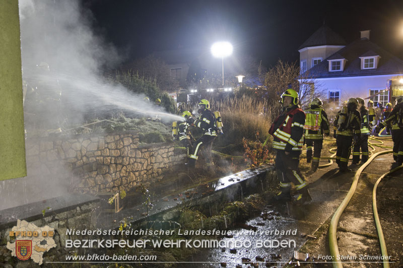 20241201_Mann stirbt bei verehrenden Wohnhausbrand in Landegg Gemeinde Pottendorf N  Foto: Stefan Schneider BFKDO BADEN