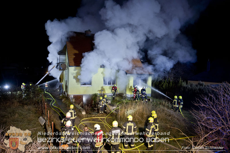 20241201_Mann stirbt bei verehrenden Wohnhausbrand in Landegg Gemeinde Pottendorf N  Foto: Stefan Schneider BFKDO BADEN