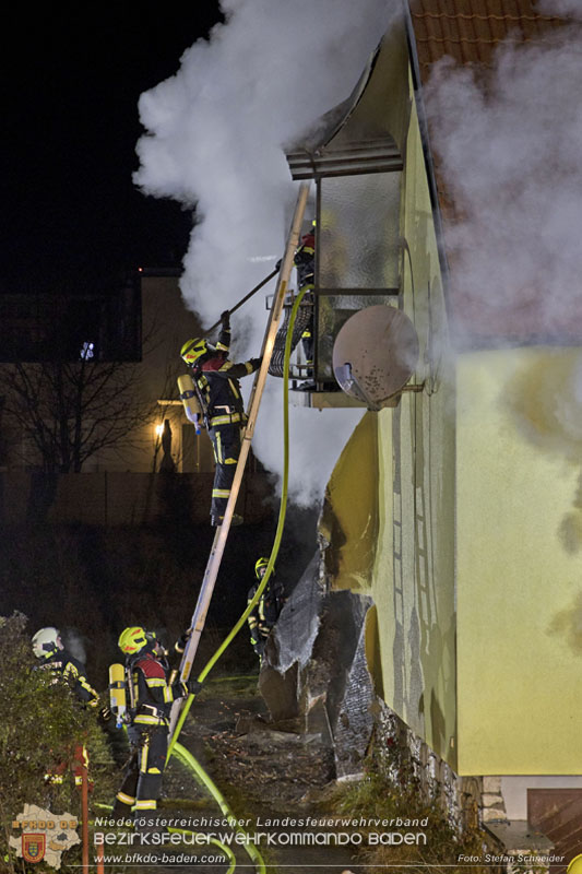 20241201_Mann stirbt bei verehrenden Wohnhausbrand in Landegg Gemeinde Pottendorf N  Foto: Stefan Schneider BFKDO BADEN