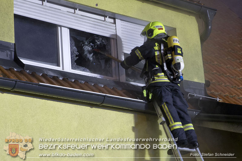 20241201_Mann stirbt bei verehrenden Wohnhausbrand in Landegg Gemeinde Pottendorf N Foto: Stefan Schneider BFKDO BADEN