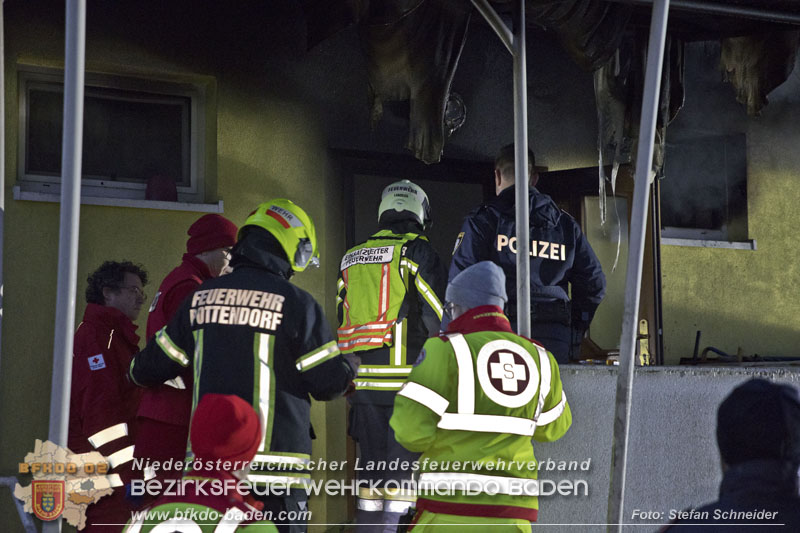 20241201_Mann stirbt bei verehrenden Wohnhausbrand in Landegg Gemeinde Pottendorf N Foto: Stefan Schneider BFKDO BADEN