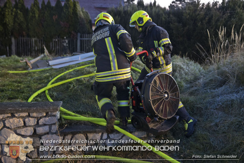 20241201_Mann stirbt bei verehrenden Wohnhausbrand in Landegg Gemeinde Pottendorf N Foto: Stefan Schneider BFKDO BADEN