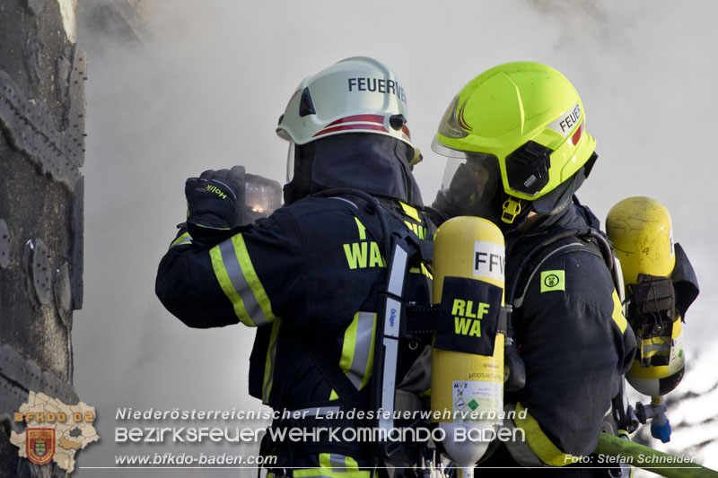 20241201_Mann stirbt bei verehrenden Wohnhausbrand in Landegg Gemeinde Pottendorf N Foto: Stefan Schneider BFKDO BADEN