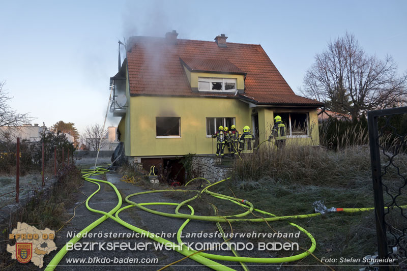 20241201_Mann stirbt bei verehrenden Wohnhausbrand in Landegg Gemeinde Pottendorf N Foto: Stefan Schneider BFKDO BADEN