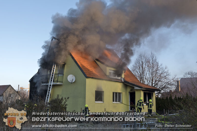 20241201_Mann stirbt bei verehrenden Wohnhausbrand in Landegg Gemeinde Pottendorf N Foto: Stefan Schneider BFKDO BADEN