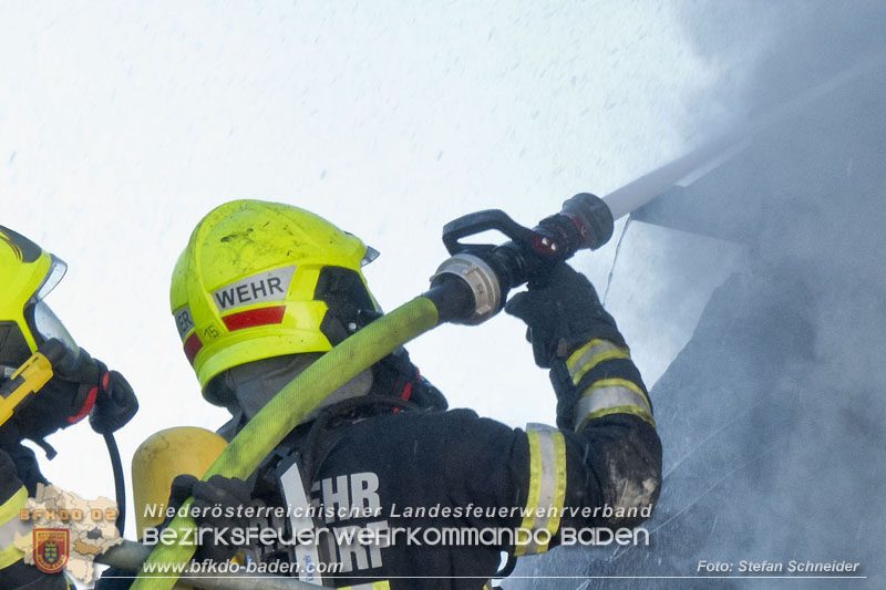 20241201_Mann stirbt bei verehrenden Wohnhausbrand in Landegg Gemeinde Pottendorf N Foto: Stefan Schneider BFKDO BADEN