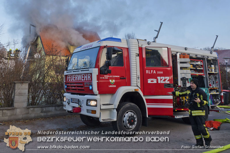 20241201_Mann stirbt bei verehrenden Wohnhausbrand in Landegg Gemeinde Pottendorf N Foto: Stefan Schneider BFKDO BADEN