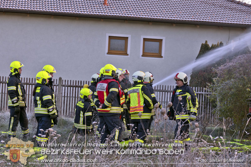 20241201_Mann stirbt bei verehrenden Wohnhausbrand in Landegg Gemeinde Pottendorf N Foto: Stefan Schneider BFKDO BADEN