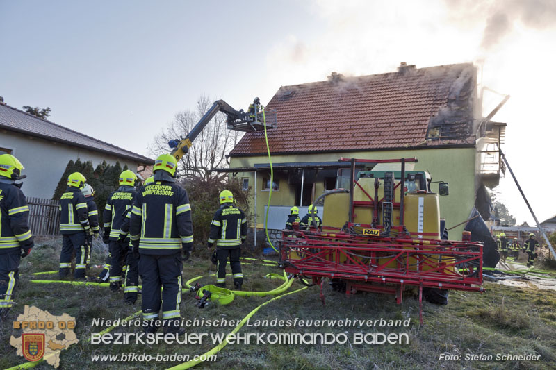 20241201_Mann stirbt bei verehrenden Wohnhausbrand in Landegg Gemeinde Pottendorf N Foto: Stefan Schneider BFKDO BADEN