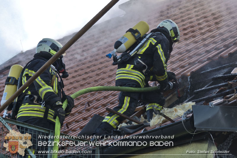 20241201_Mann stirbt bei verehrenden Wohnhausbrand in Landegg Gemeinde Pottendorf N Foto: Stefan Schneider BFKDO BADEN