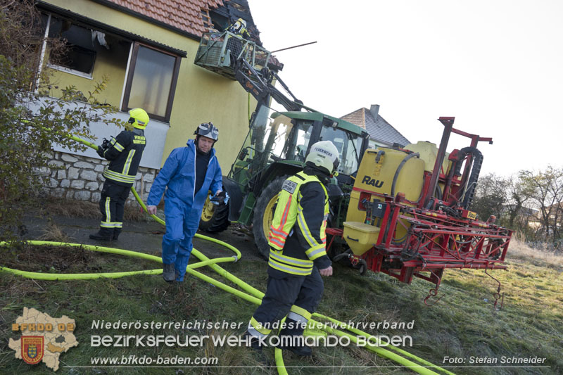 20241201_Mann stirbt bei verehrenden Wohnhausbrand in Landegg Gemeinde Pottendorf N Foto: Stefan Schneider BFKDO BADEN