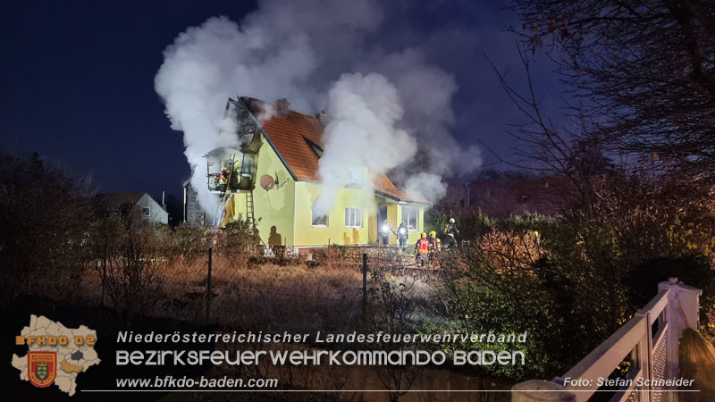 20241201_Mann stirbt bei verehrenden Wohnhausbrand in Landegg Gemeinde Pottendorf N Foto: Stefan Schneider BFKDO BADEN