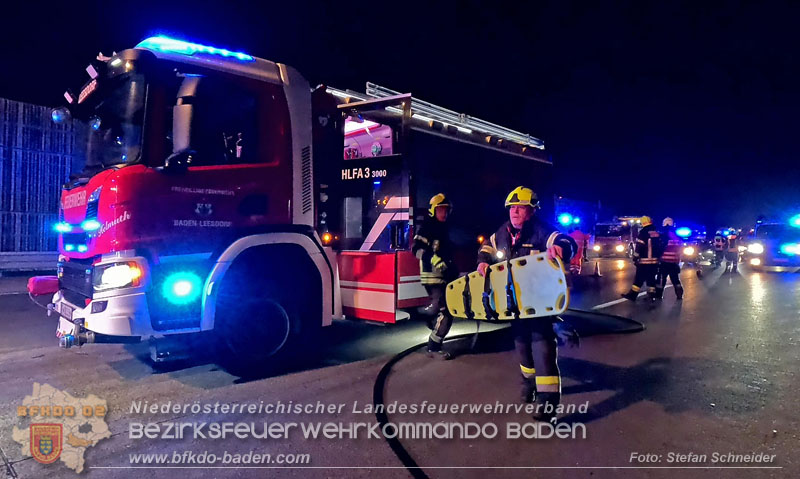 20241219_Personenrettung nach Verkehrsunfall auf der A2 bei Baden Foto: Stefan Schneider BFKDO BADEN 