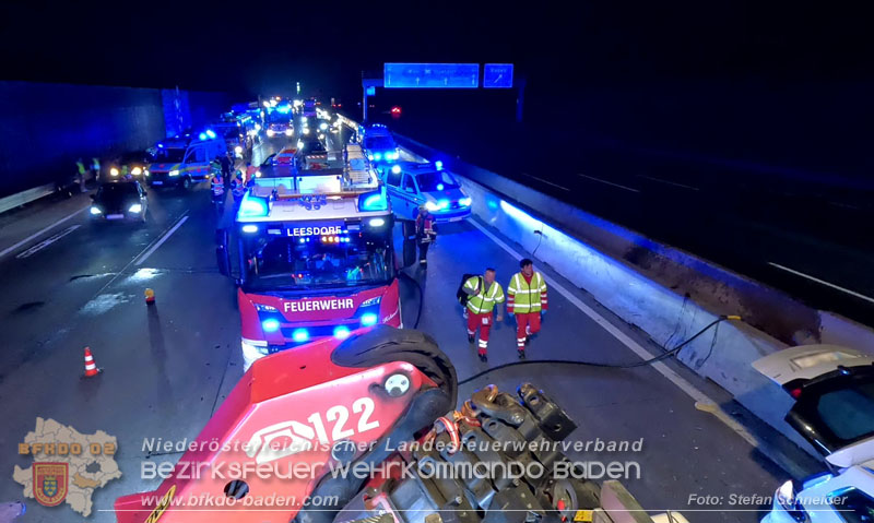 20241219_Personenrettung nach Verkehrsunfall auf der A2 bei Baden Foto: Stefan Schneider BFKDO BADEN 