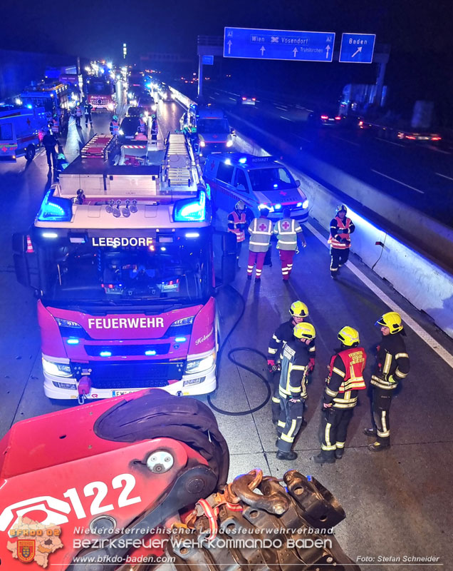 20241219_Personenrettung nach Verkehrsunfall auf der A2 bei Baden Foto: Stefan Schneider BFKDO BADEN 