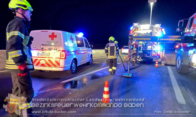 20241219_Personenrettung nach Verkehrsunfall auf der A2 bei Baden Foto: Stefan Schneider BFKDO BADEN 