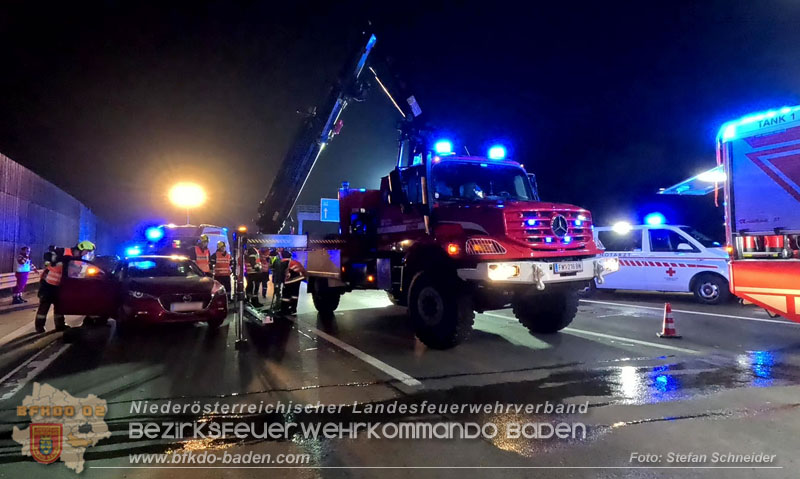 20241219_Personenrettung nach Verkehrsunfall auf der A2 bei Baden Foto: Stefan Schneider BFKDO BADEN 