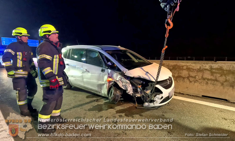 20241219_Personenrettung nach Verkehrsunfall auf der A2 bei Baden Foto: Stefan Schneider BFKDO BADEN 