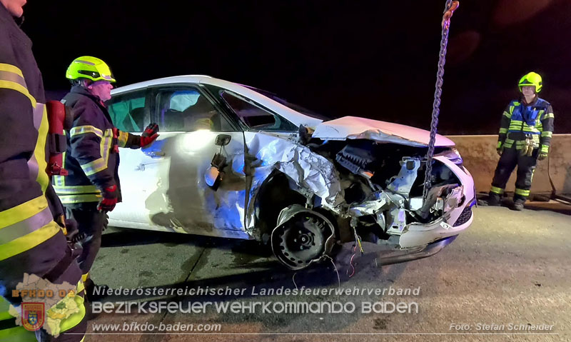 20241219_Personenrettung nach Verkehrsunfall auf der A2 bei Baden Foto: Stefan Schneider BFKDO BADEN 