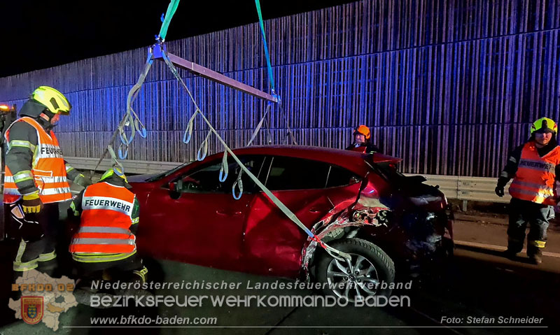 20241219_Personenrettung nach Verkehrsunfall auf der A2 bei Baden Foto: Stefan Schneider BFKDO BADEN 