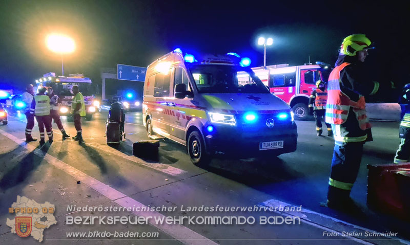 20241219_Personenrettung nach Verkehrsunfall auf der A2 bei Baden Foto: Stefan Schneider BFKDO BADEN 