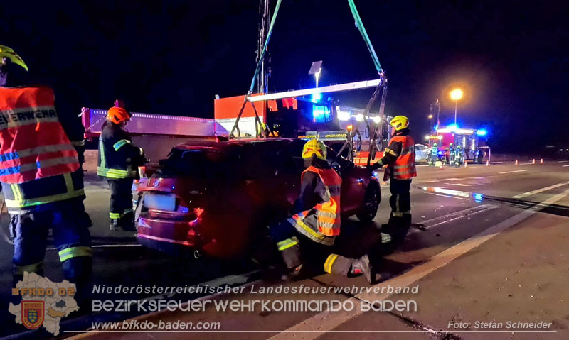 20241219_Personenrettung nach Verkehrsunfall auf der A2 bei Baden Foto: Stefan Schneider BFKDO BADEN 