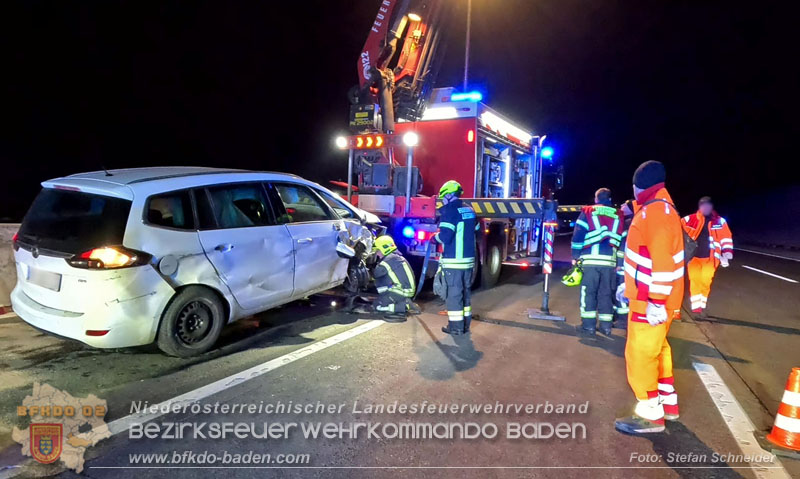 20241219_Personenrettung nach Verkehrsunfall auf der A2 bei Baden Foto: Stefan Schneider BFKDO BADEN 